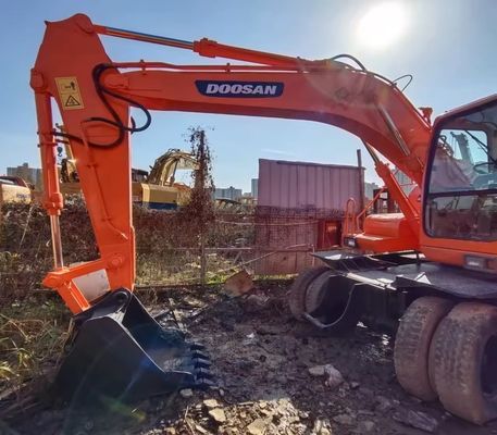 Машины Doosan, используемые в раскопках